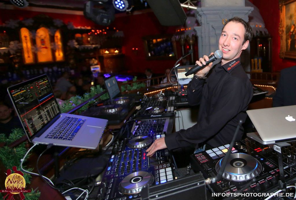 DJ Simon DJ TEAM die musicbox party dj nina 1024x692 1