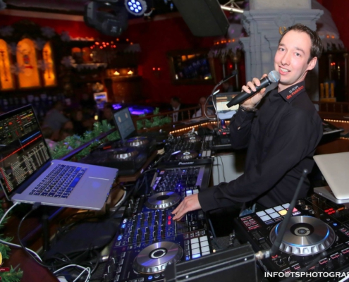 DJ Simon DJ TEAM die musicbox party dj nina